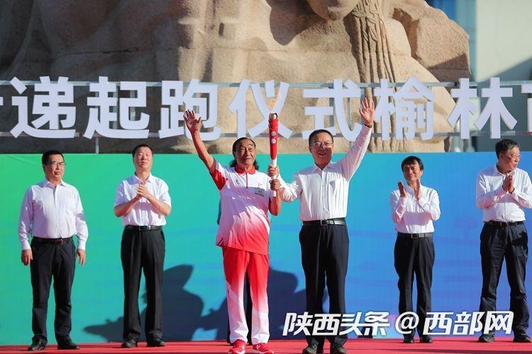 塞上古城開跑！ 十四運會和殘特奧會火炬在榆林傳遞